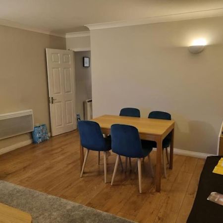 Modern Two Bed Flat In Canada Water Close To Transport Apartment London Exterior photo